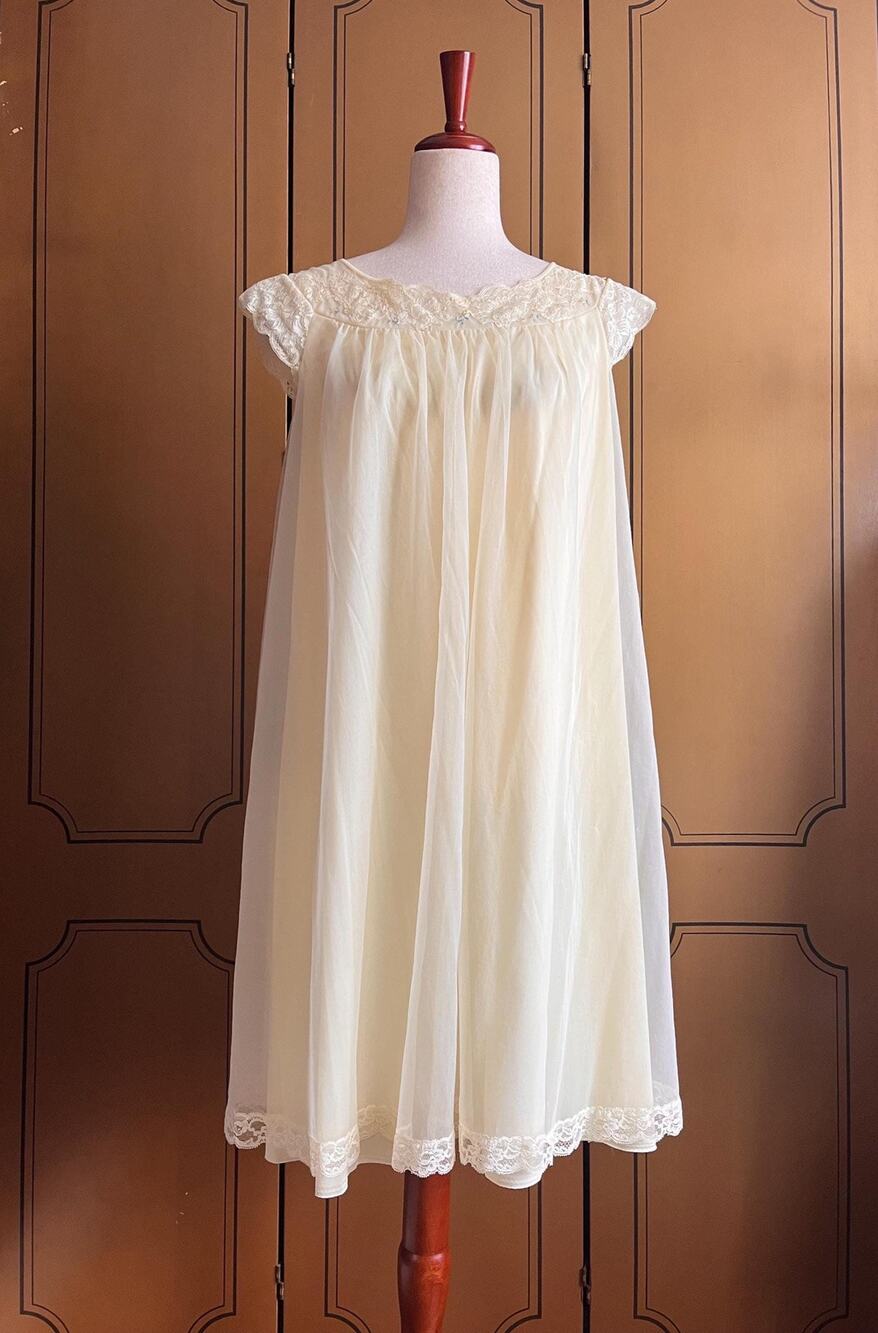 Vintage cotton pajama set in butter yellow, size M